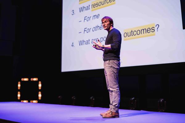 How to get what's available – game theory and governing dynamics